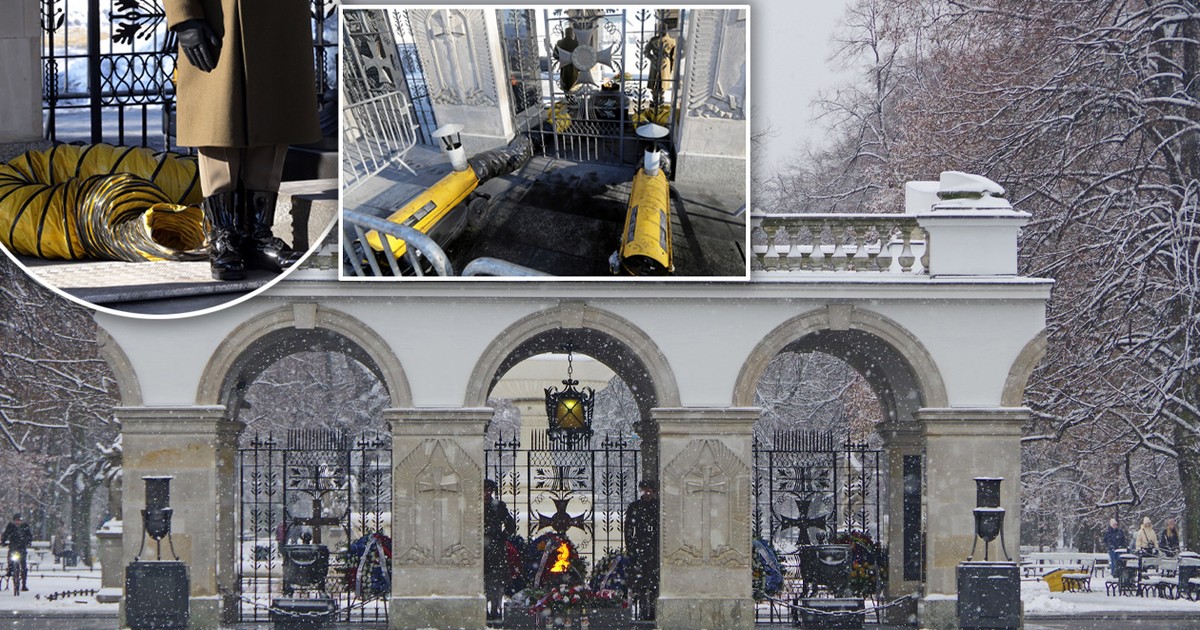 Mrozy nie przeszkadzają wartownikom przy Grobie Nieznanego Żołnierza