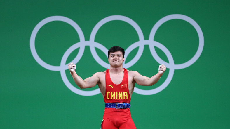 Chińczyk Qingquan Long zdobył złoty medal w podnoszeniu ciężarów (kat. 56 kg). Faworyt ustanowił nowy rekord świata. Na podium znaleźli się również Yun Chol Om z Korei Północnej (srebrny "krążek") oraz Sinphet Kruaithong z Tajlandii ("brąz").