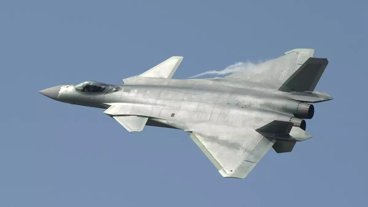 CHINA ZHUHAI AIRSHOW (China's new J-20 stealth fighter unveiled at Zhuhai airshow)