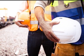 Zwolnienia grupowe wiszą nad rynkiem pracy - rekordowa liczba planowanych cięć etatów