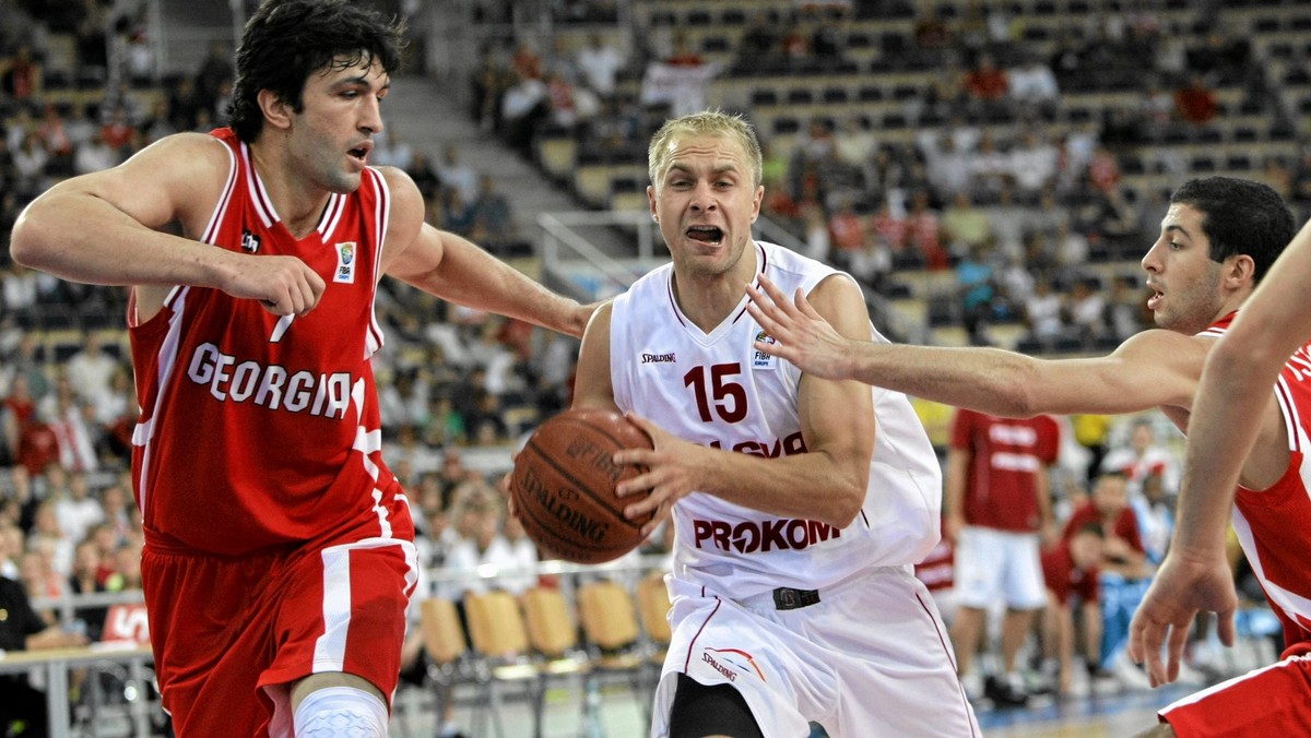 Znamy ramowy plan przygotowań męskiej reprezentacji do kwalifikacji EuroBasketu 2013. W niedzielę losowanie, podczas którego dowiemy się, z kim żeńska i męska kadra powalczą o awans.