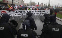 "Nie dla piątki Kaczyńskiego". Rozpoczął się wielki protest rolników w Warszawie [WIDEO]