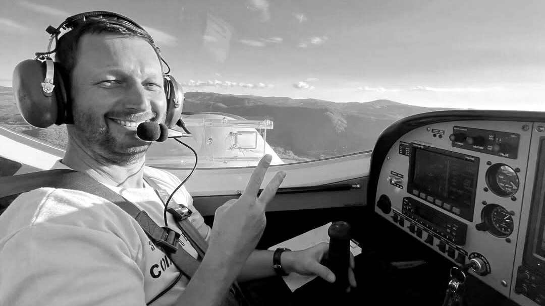 Pri havárii v Očovej zahynul pilot Dušan. 