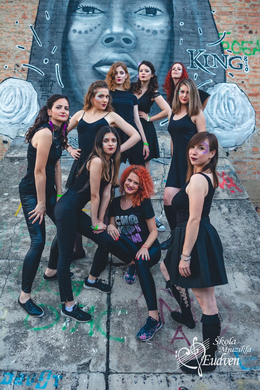 Članice škole mjuzikla "Eudven"