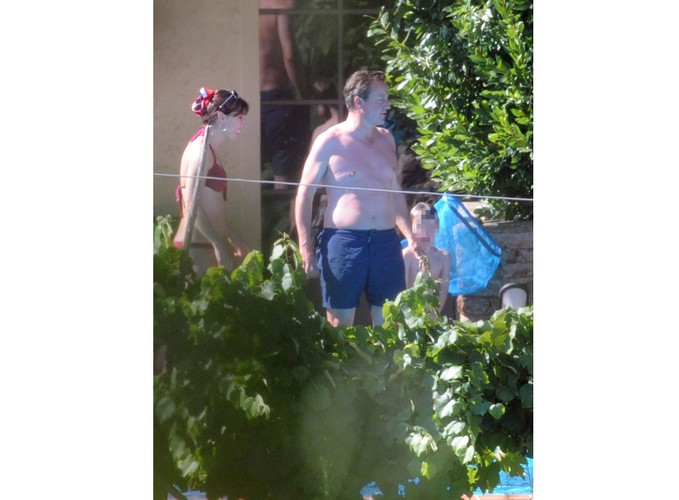 Premier David Cameron relaksuje się w ekskluzywnym ośrodku wypoczynkowym Petrolo di Mercatale Valdarno