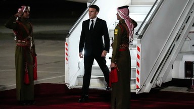 Emmanuel Macron przyleciał do Ammanu. Spotka się z królem Jordanii