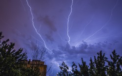 IMGW ostrzega. Są regiony, gdzie upał i burze dadzą się we znaki