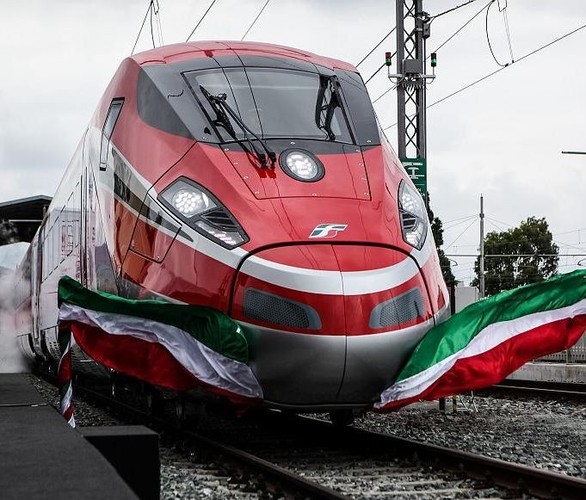Włosi lubią szybkie zabawki. Koleje Włoskie zamówiły u kanadyjsko-włoskiego konsorcjum producentów Bombardier i AnsaldoBreda najnowszy skład Zefiro (Frecciarossa 1000), którego w codziennej eksploatacji będzie pędził do 360 km/godz. Kontrakt na 50 takich pocisków jest wart – bagatela - 1,5 mld euro. 
Konkurencja jest silna, bo we Włoszech z  państwowym Trenitalia w kategorii kolejowego pędu do wielkich prędkosci rywalizuje prywatny przewoźnik NTV (kierowany przez wywodzącego się z Ferrarri Luca Cordero di Montezemolo), który zamówił składy w Alstomie. Na zdj. Frecciarossa 1000