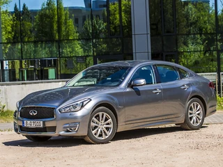 Infiniti Q70