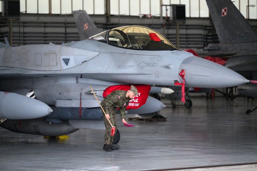 poljski avion F-16