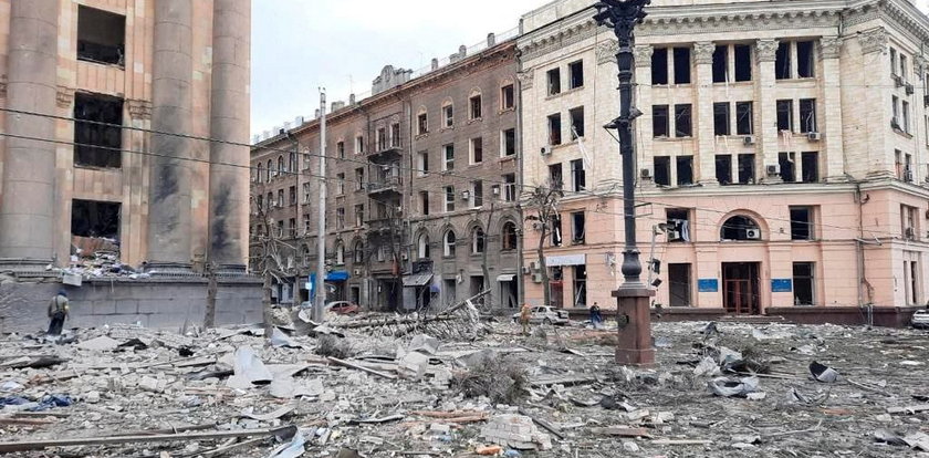 Ukraińcy zapraszają Rosjan do wypoczynku w zbombardowanych miastach. Oferują domy na wynajem