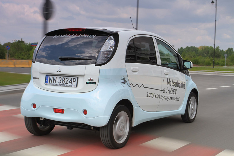 Mitsubishi i-MiEV: czyli, podróż w poszukiwaniu gniazdka