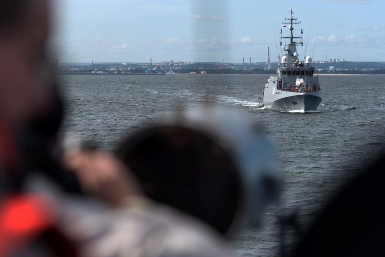 Niszczyciel min ORP „Kormoran” to jednostka prototypowa, otwierająca serię trzech nowoczesnych niszczycieli min, które w kolejnych latach mają wejść do służby w polskiej Marynarce Wojennej. 

 <br><br> fot. (cat) PAP/Roman Jocher