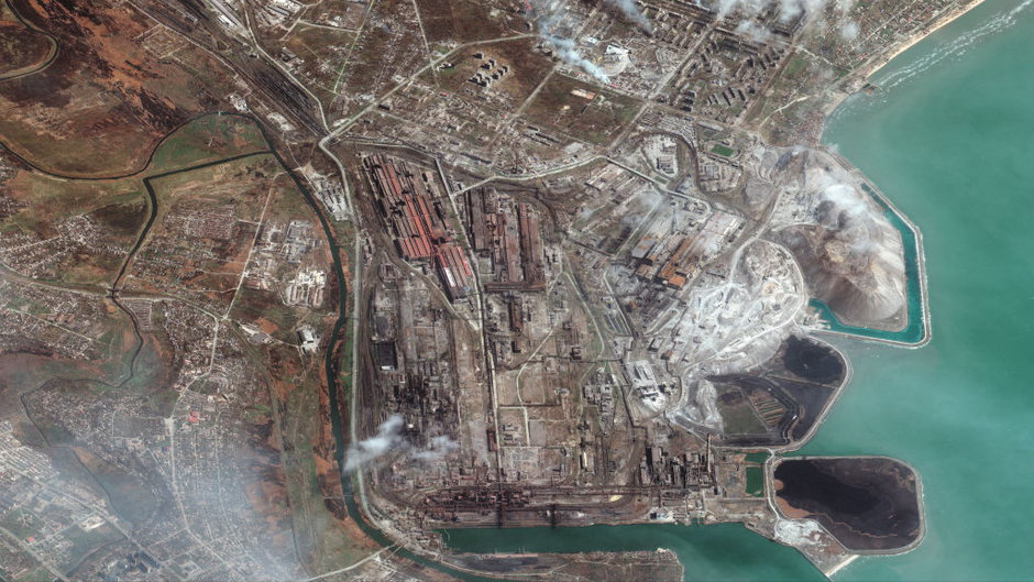 Zakłady Azowstal na zdjęciu satelitarnym firmy Maxar (09.04.2022)