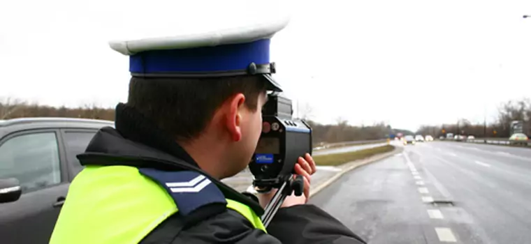 Policjanci mierzyli prędkość, ale nie wiedzieli jak