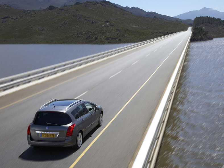 Genewa 2008: Peugeot 308 SW – aż siedem miejsc w nowym kombi