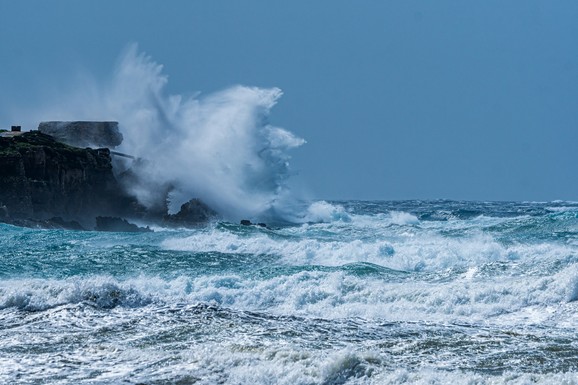 Upozorenje za Kamčatku: Prognoziraju se OPASNI TALASI VISINE DO 9 METARA