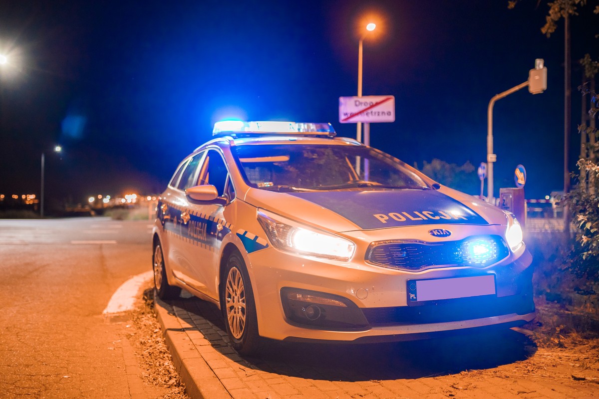 Tragedia w Inowłodzu. 29-latek zaatakował nożem matkę i córkę. Dziecko walczy o życie