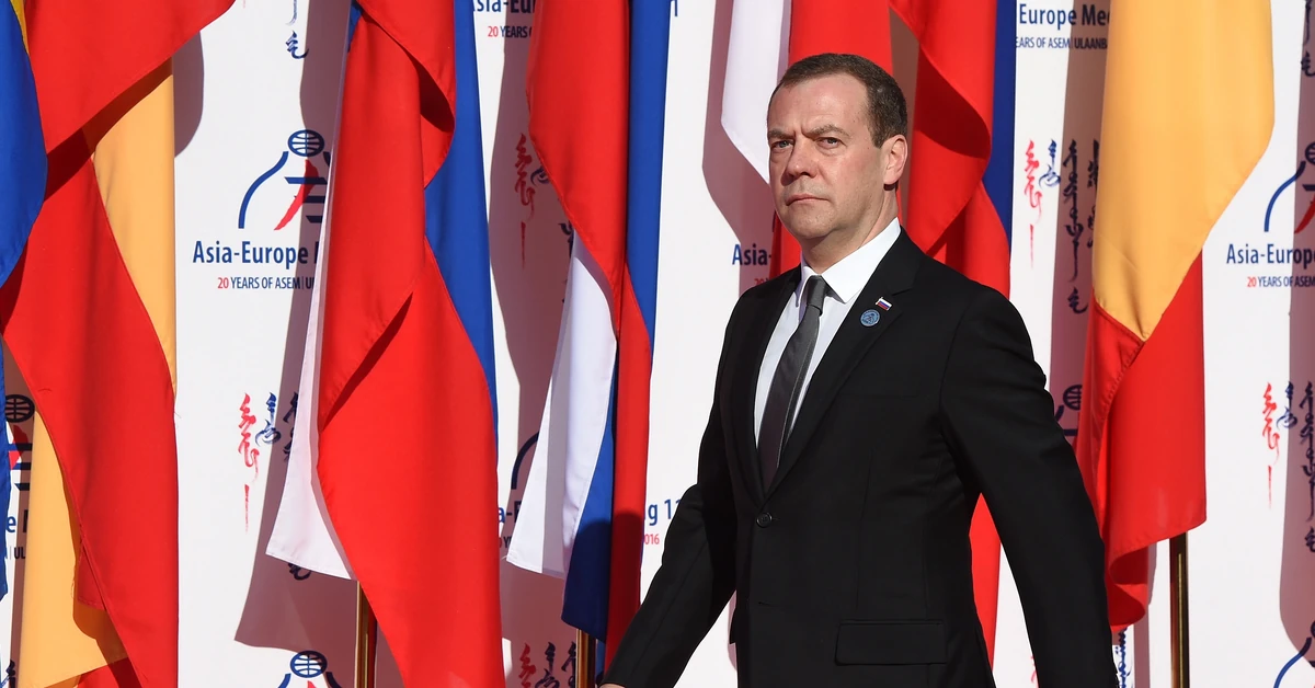 Z "ajfonika" w "jadowitego błazna". Co się stało z Miedwiediewem?