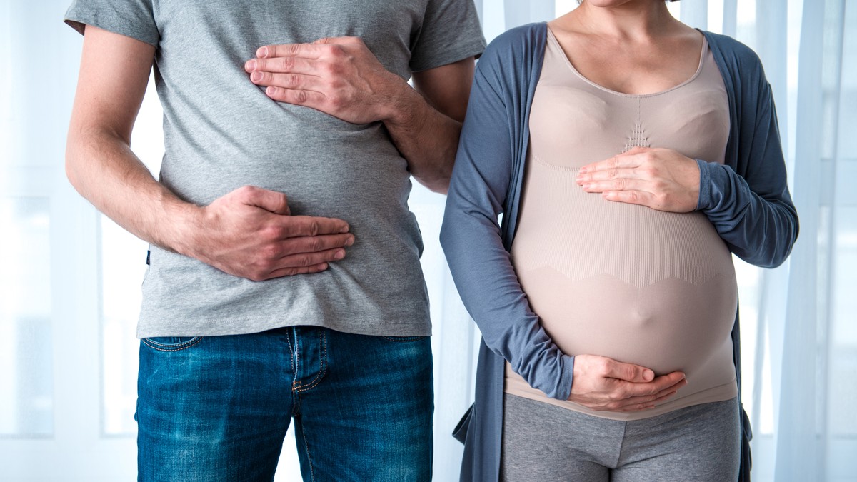 Ona nosi bebu, a on trudničke simptome: Kuvada sindrom - kako partner 