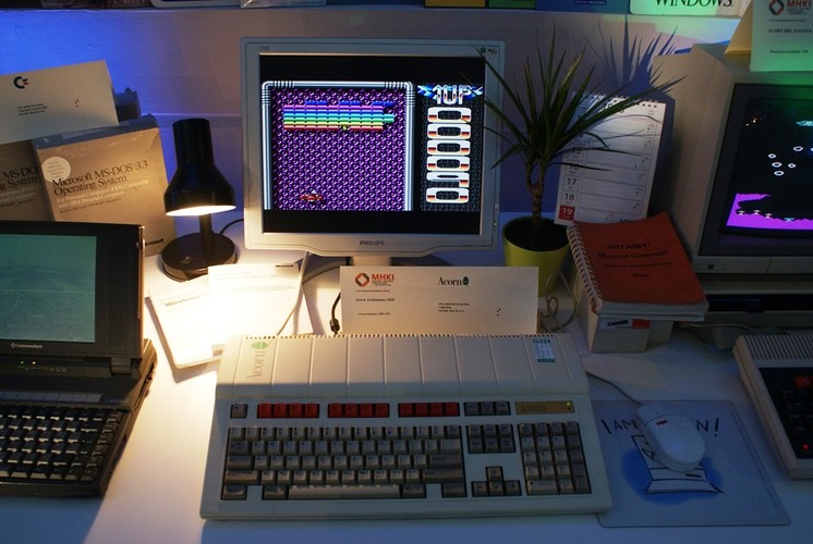 Acorn Archimedes 3020 i popularny 