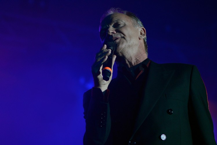 Sting i jego największe przeboje to idealne połączenie na koncert. Artysta przyjeżdża do Polski często, ale występ na PGE Narodowym zapowiada się wyjątkowo. Hity, które znamy zarówno z repertuaru The Police, jak i z solowego repertuaru zachwycą 25 lipca. Warto się pospieszyć, bo zapowiada się kolejna wyprzedana impreza na największym w Polsce stadionie.