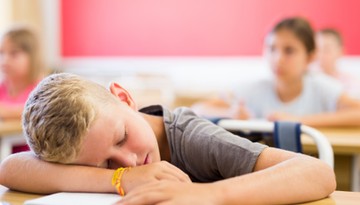 Rodzice żądają milionów odszkodowania za reformę oświaty. Powód? Przeciążenie nauką