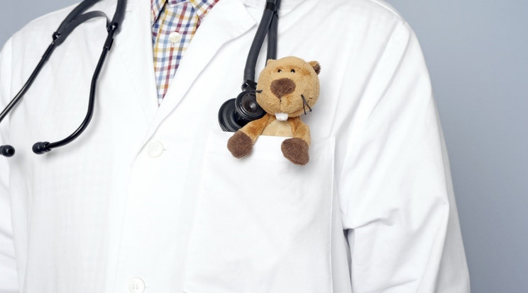 Ön 40 év alatti gyermekorvos? Esetleg még szakvizsga előtt áll? Ne felejtsen el pályázni a K&H jövő gyógyítói díjra! / Fotó: K&H