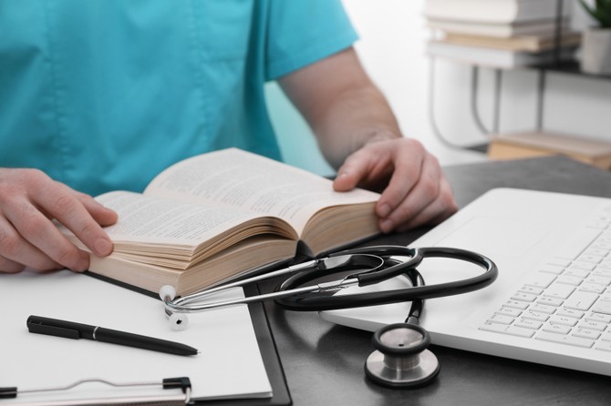 Student medicine / ILUSTRACIJA
