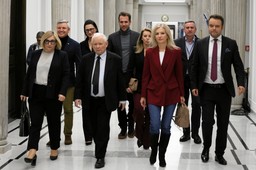 kto na premiera z pis? jeden polityk ma zdecydowane poparcie wyborców. sondaż