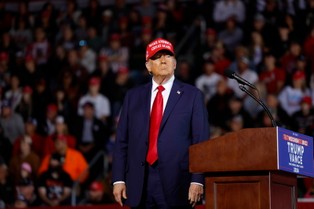 Jak bardzo zadłużyłaby USA realizacja wyborczych obietnic Trumpa i Harris? [SZACUNKI]