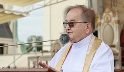 Ojciec Rydzyk w ostrych słowach do minister edukacji. "Co ty kobito sobie wyobrażasz?"