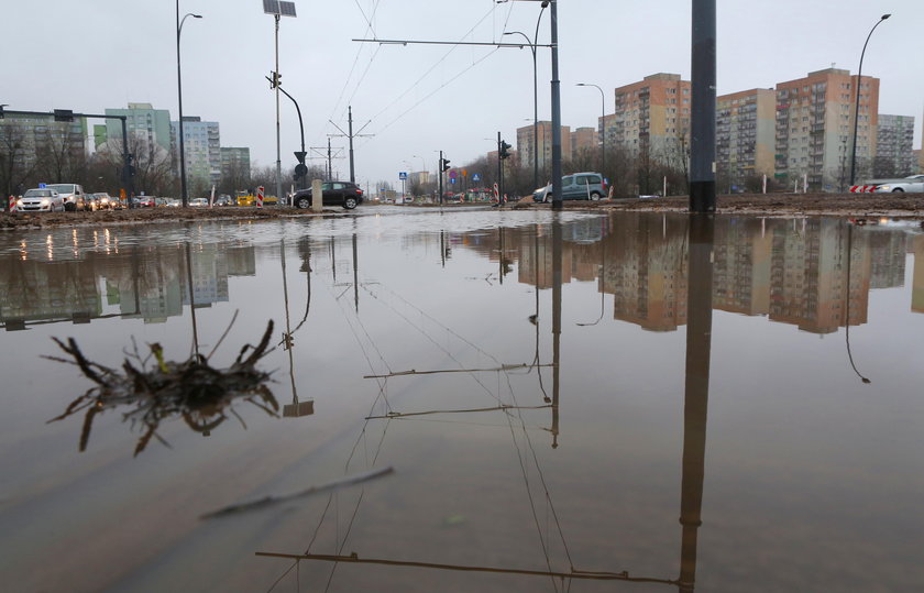 Rondo Sybiraków w remoncie, ale już zalane 