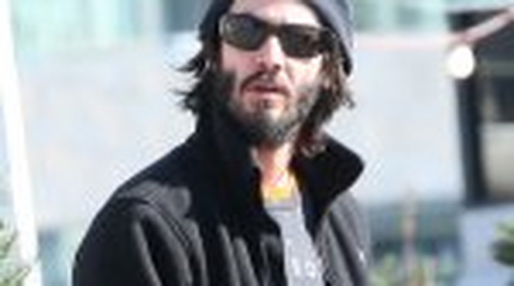 Óriással küzd Keanu Reeves