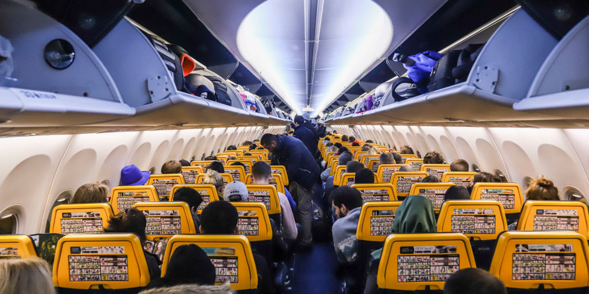 Ryanair w sezonie lato 2019 oferuje w Polsce prawie 220 tras, w tym 16 nowych: do Barcelony, Bari, Berlina T., Boudreaux, Cork, Glasgow, Hamburga, Katanii, Kopenhagi, Krakowa, Marsylii, Rimini, Szczecina, Sztokholmu, Salonik i Zadaru