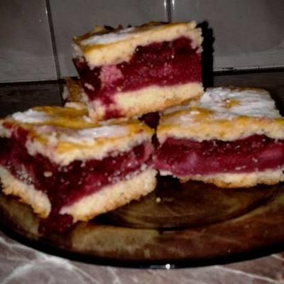 Pofonegyszerű meggyes pite