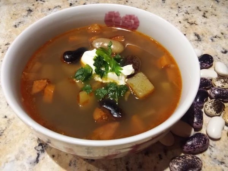 Fazuľová polievka.