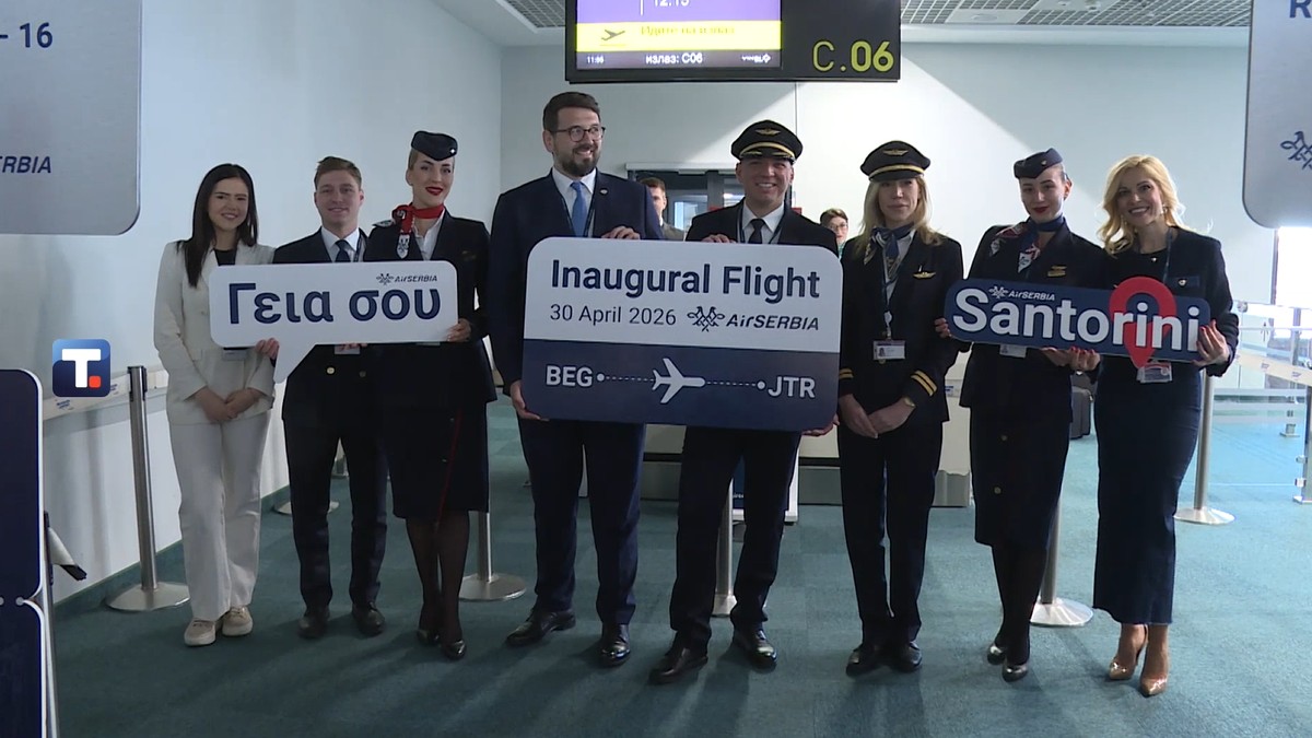 Prvi let Er Srbije do Santorinija