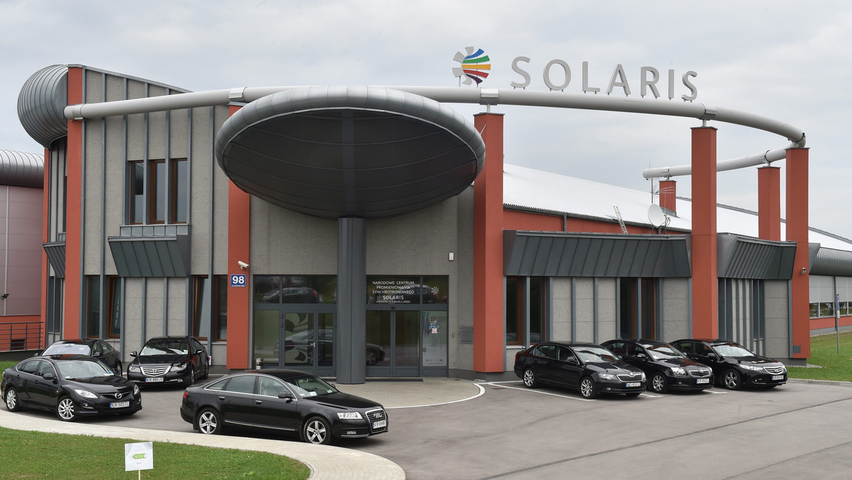 W 2017 r. ruszą badania w Solarisie w Krakowie – najnowocześniejszym synchrotronie i jedynym tego typu urządzeniu w Europie Środkowo-Wschodniej. To "słońce na ziemi" posłuży naukowcom z różnych krajów do prowadzenia skomplikowanych eksperymentów.