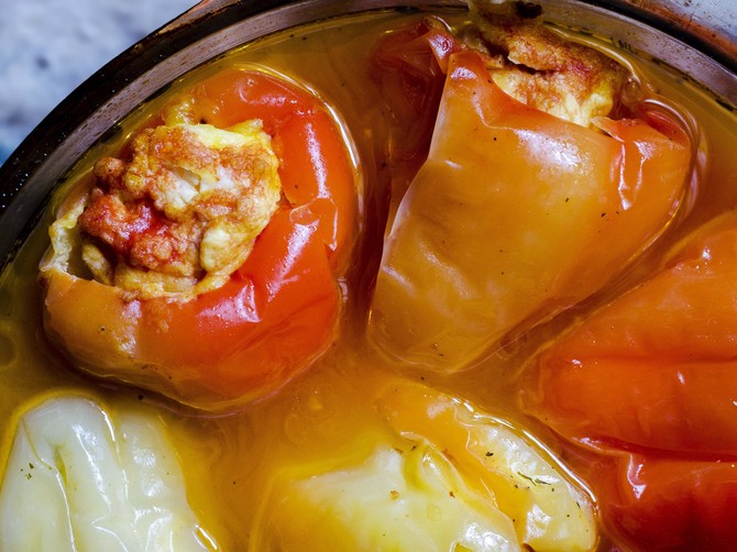 Punjene paprike bez mesa na bosanski način