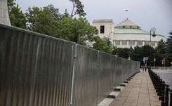 Platforma traci, PiS zyskuje. Partia Razem niespodziewanie wchodzi do Sejmu. SONDAŻ