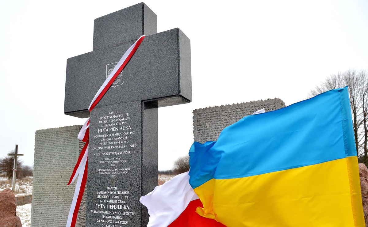 Pomnik Polaków pomordowanych w Hucie Pieniackiej