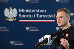 Minister sportu oczekuję że prezes PKOl powie, ile zarabia i odda pieniądze