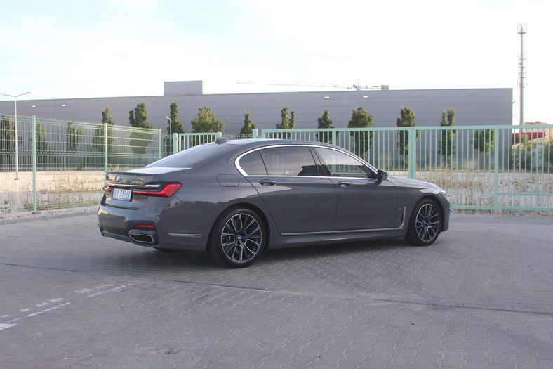 BMW 745Le xDrive