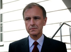 Bogdan Klich ratuje się PR-owcem