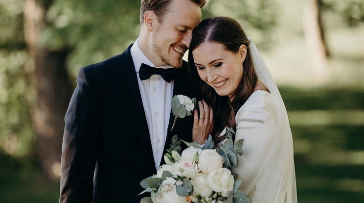 Sanna Marin finn kormányfő és férje, az egykori focista, Markus Räikönnen a hét végén fogadott örök hűséget egymásnak /Fotó: Instagram