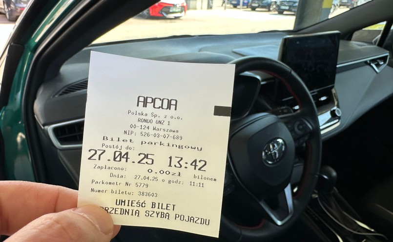 Parkowanie pod sklepem Lidl czy Biedronka