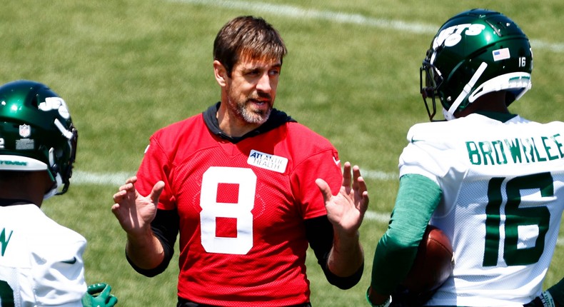 Aaron Rodgers speaks to his new New York Jets teammates.Rich Schultz/Getty Images