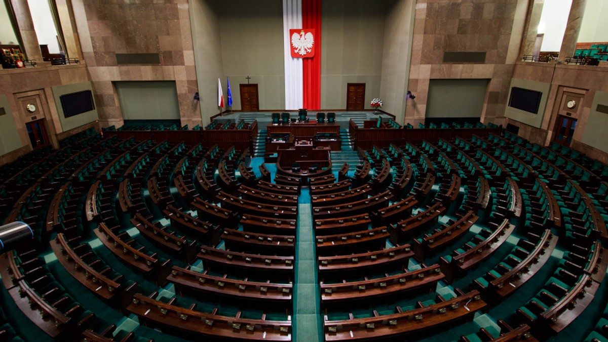 "Rzeczpospolita". Spór o usadzenie posłów na sali obrad w Sejmie