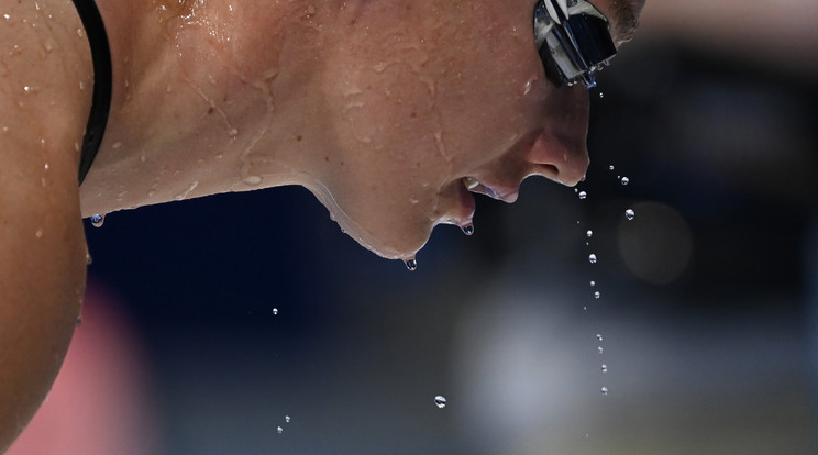 Hosszú Katinka a női 200 méteres vegyesúszás előfutama után a tokiói nyári olimpián a Tokiói Vizes Központban / Fotó: MTI/Kovács Tamás